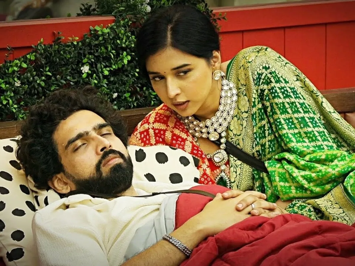 Bigg Boss 19 से बाहर हुआ दूसरा कंटेस्टेंट, नतालिया के बाद डबल एविक्शन में कटा इसका पत्ता 2 Tanya and Amaal 1757731332096 1757731342099