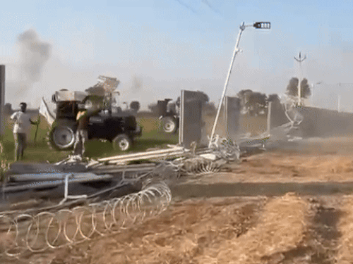 ezgifcom animated gif maker 2025 12 10t231002217 1765388346