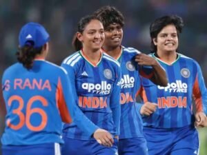 इंडिया विमेंस ने तीसरी बार 5-0 से टी-20 सीरीज जीती:श्रीलंका को 15 रन से पांचवां मैच हराया, कप्तान हरमनप्रीत की फिफ्टी 4 image resize color correction and ai 2025 12 30t21 1767109156