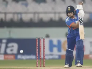 इंडिया विमेंस ने दूसरा टी-20 भी जीता:श्रीलंका को 7 विकेट से हराया, शेफाली की फिफ्टी; वैष्णवी शर्मा ने 2 विकेट लिए 4 moments 1 1766506184