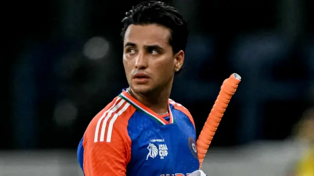 T20 वर्ल्ड कप में टीम इंडिया को झटका, अभिषेक शर्मा अस्पताल में भर्ती... पेट संक्रमण से परेशान 2 ab669180 a337 11f0 a711 f32da9d79a2b.jpg